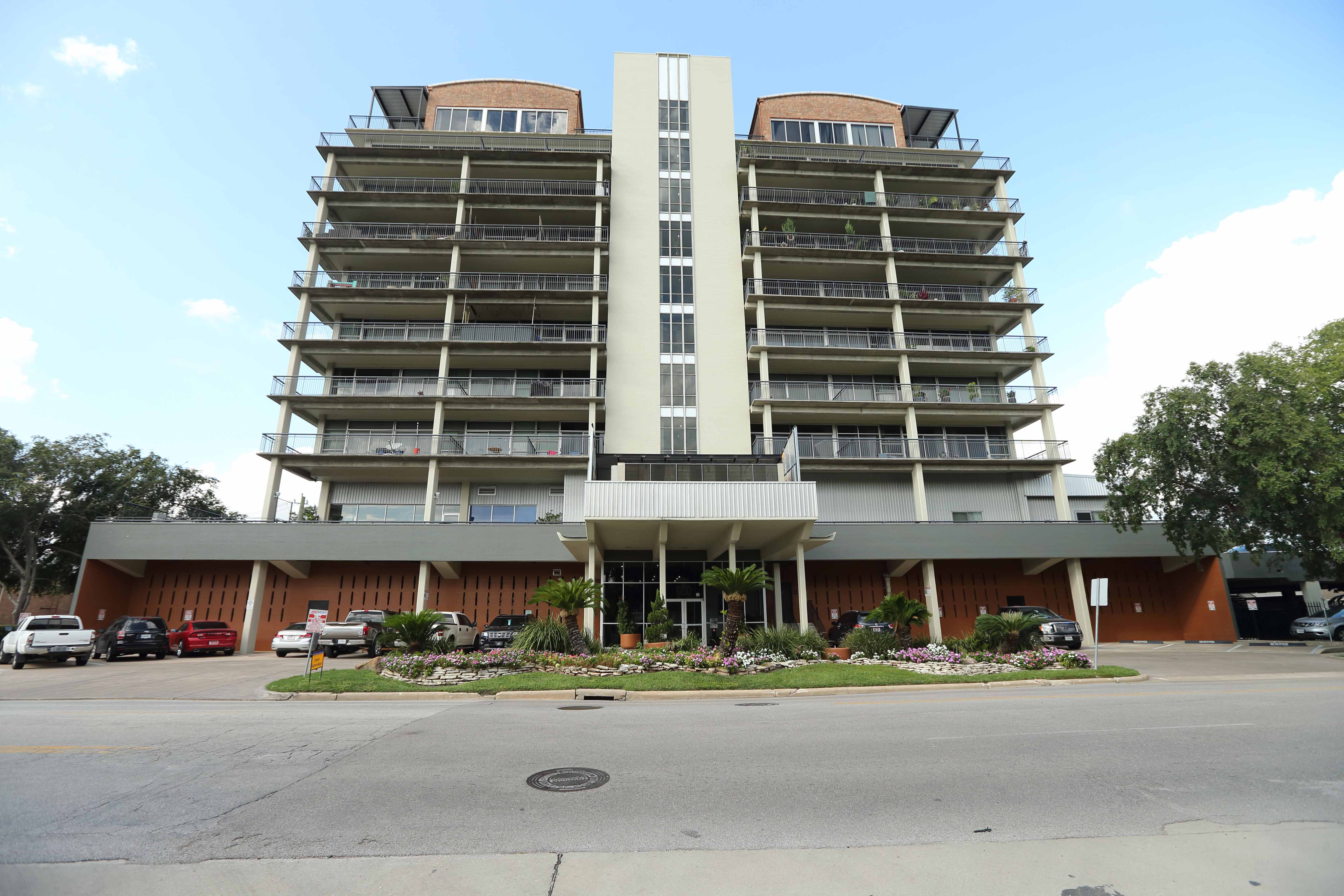 230 West Alabama from the side