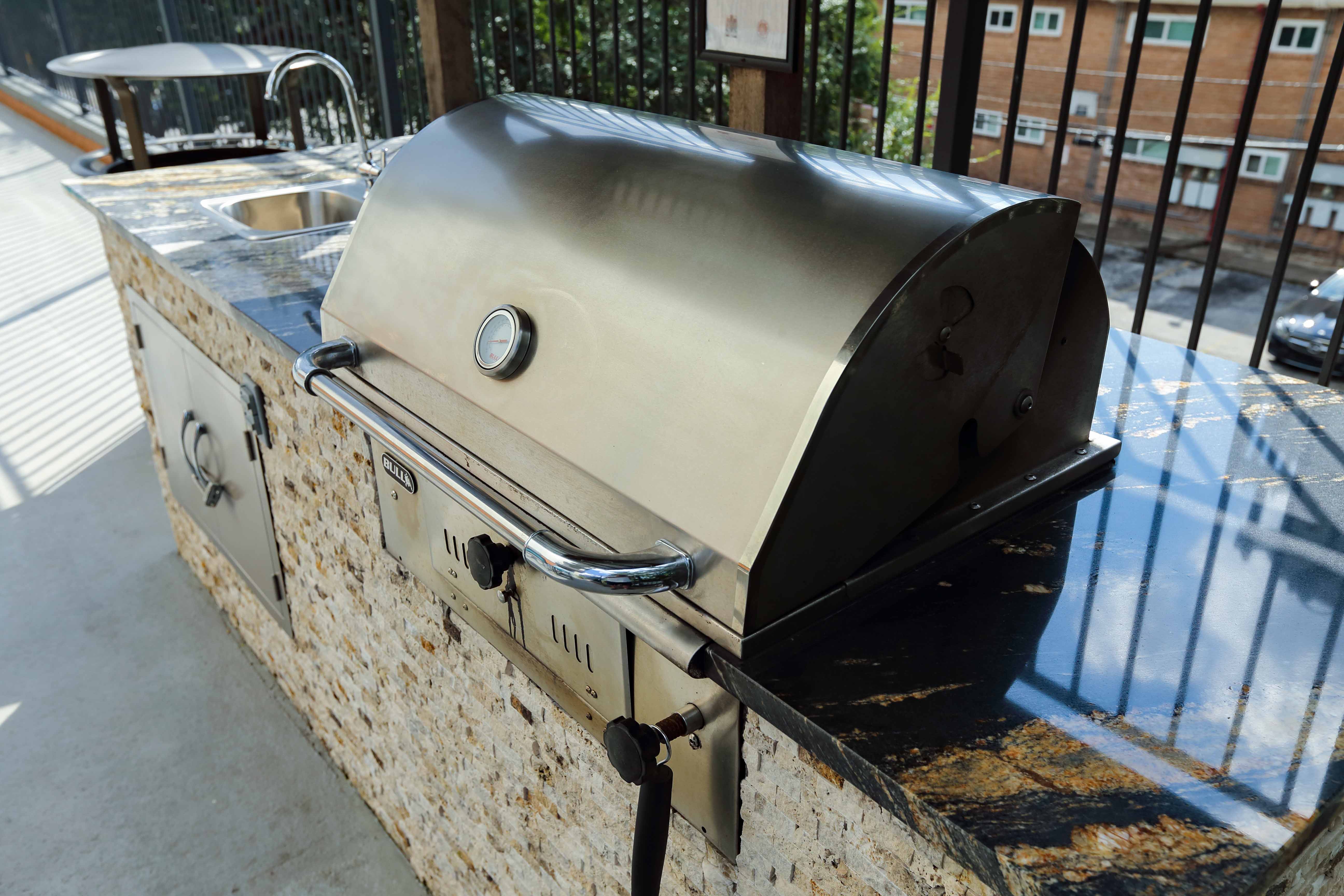 Outdoor grill